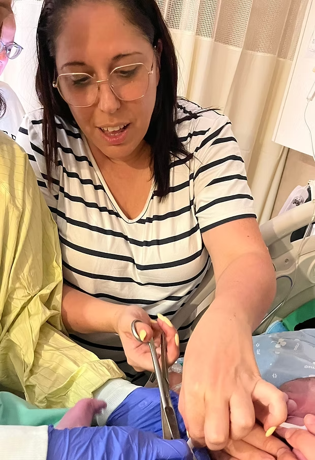 אודליה תומכת בלידה